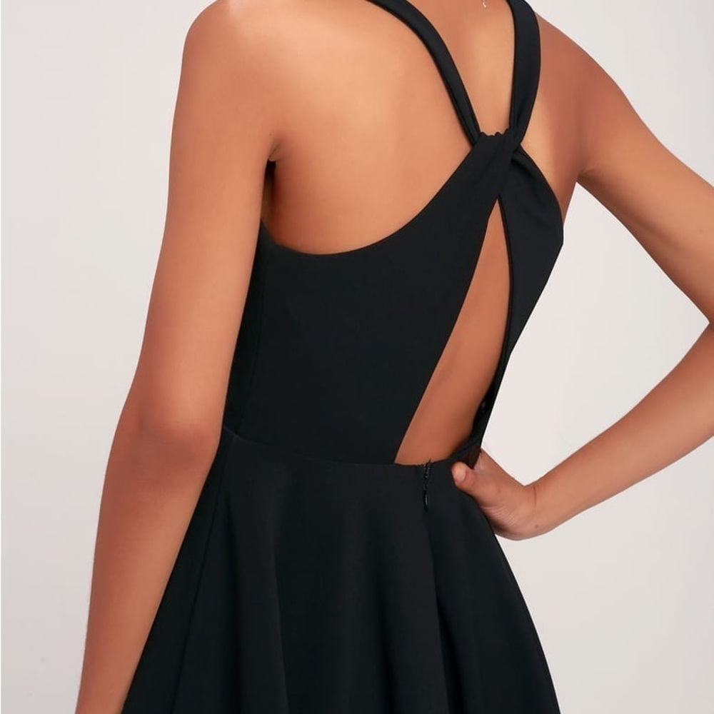 Lulu’s Black Wonder Whirl Twisted Back Skater Dress Size XS Full Skirt Straps - Picture 2 of 15